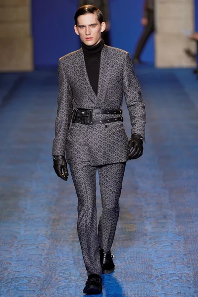 Look 37